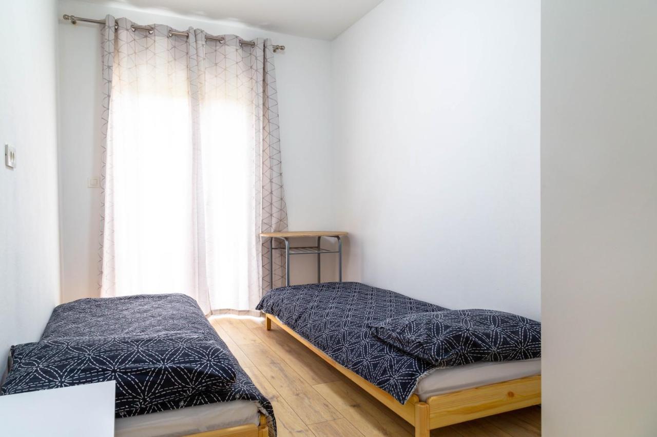 Apartments Raspolic カスタヴ エクステリア 写真